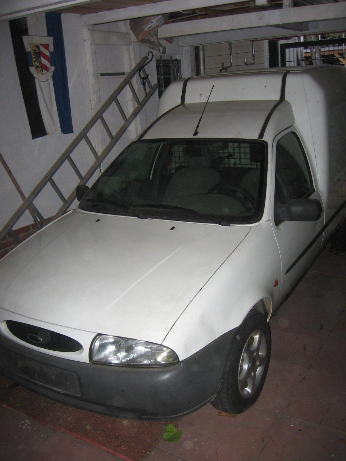 Abbildung des Autos Ford Courier, 1.8 Diesel…