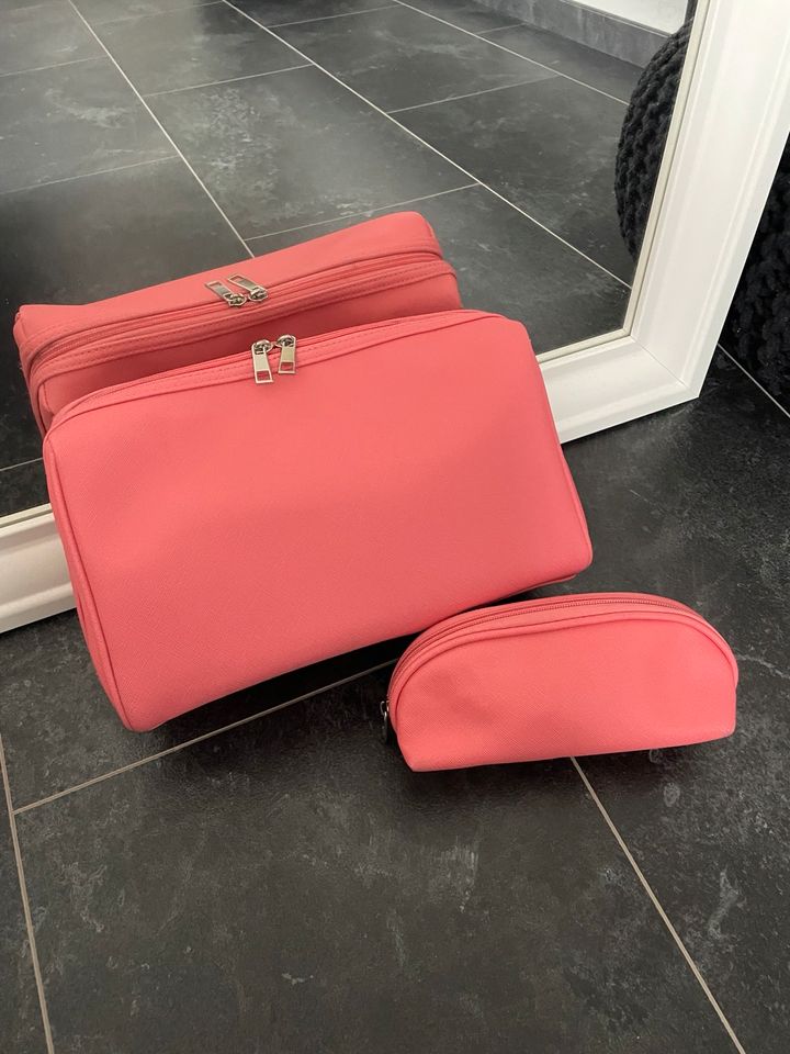 Kulturbeutel Kulturtasche Kosmetiktasche Rot Pink Lachs Leder in Burghaun