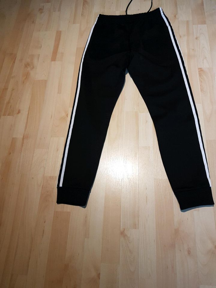 Neu! Herren schwarze adidas Hose Gr. S in Schülp bei Rendsburg