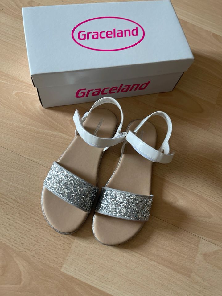 NEU Graceland Schuhe Sandalen Mädchen Gr 34 silber Glitzer in Bad Aibling