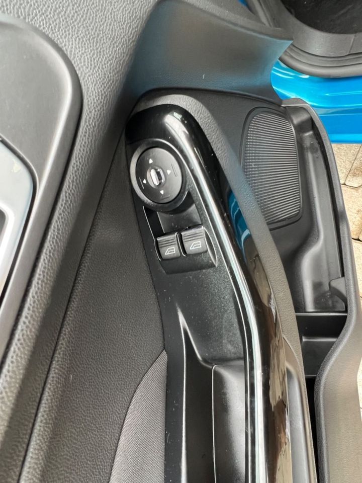 Ford Fiesta Titanium Klima Shz in Reutlingen