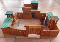 DDR Spielzeug Indianer Westernfort Fort Texas aus Holz. Sachsen - Wolkenstein Vorschau