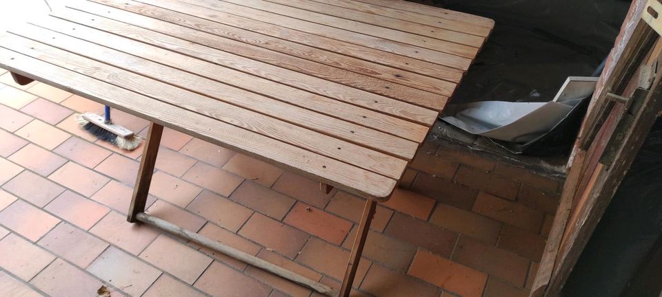 Holztisch klappbar in Neustadt an der Orla