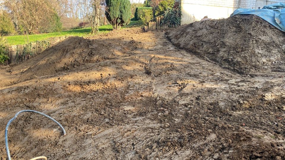 Einfach Bagger mit Fahrer buchen,günstiger und schneller. in Bergisch Gladbach