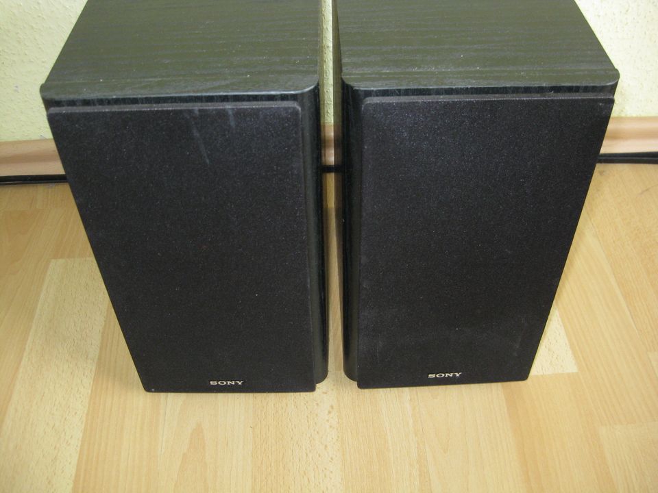 zwei Sony Lautsprecher. Model No. SS-CMX750 in Krefeld