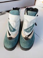 Salomon Wanderschuhe Größe 43 1/3 wie Neu , 1x Getragen Hessen - Steffenberg Vorschau