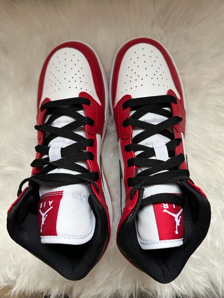 Jordan 1 Chicago Größe 39 NEU in Unna