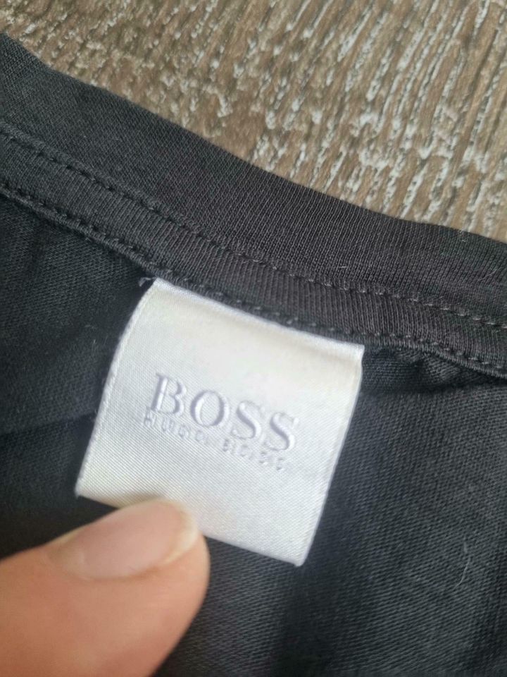 Boss Shirt L Schwarz in Bad Oeynhausen