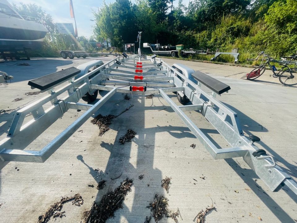 3500 kg Trailer auch für Spitzgatter& Kajütboote mit Welle SOFORT in Berlin