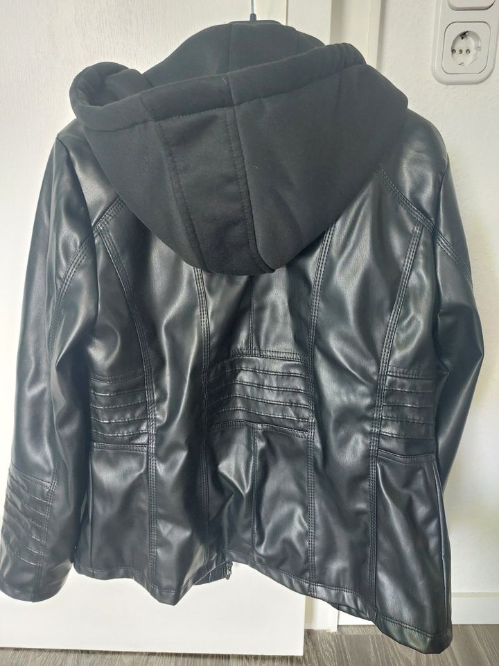 Kunstlederjacke schwarz NEU! in Ulm