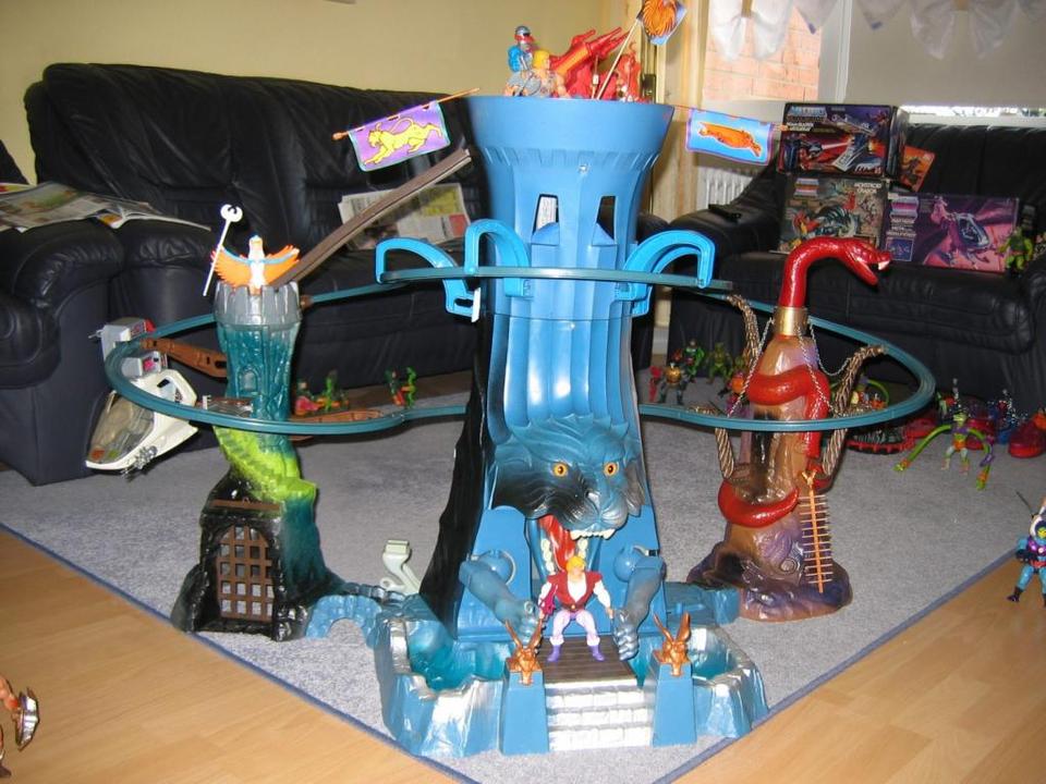 Suche MASTERS OF THE UNIVERSE HE-MAN Figuren, Fahrzeuge Burgen in Soest
