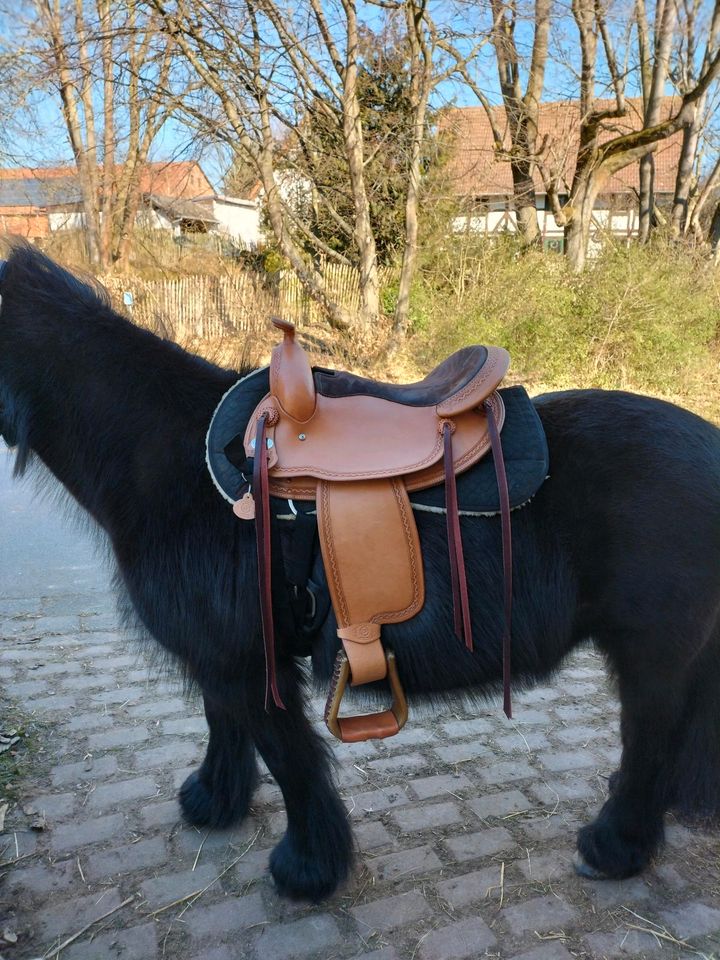 Deuber und Partner Pony Spezial Westernsattel in Göttingen