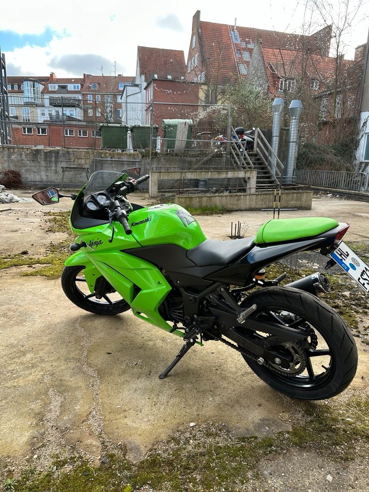 Kawasaki Ninja 250R in Lübeck