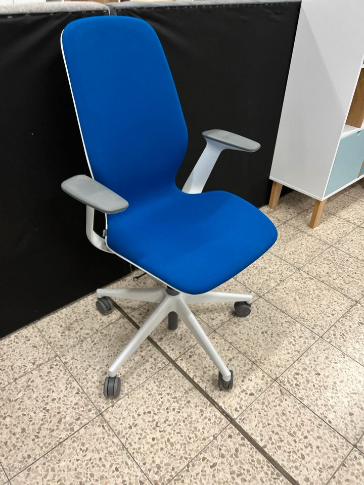 Stuhl Steelcase SILQ Bürostuhl Schreibstuhl Drehstuhl UVP999€ in Schwalmstadt