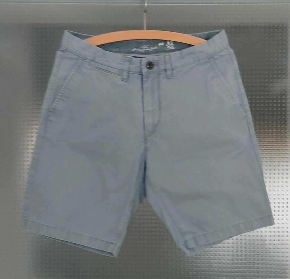 Herren- / Jungen-Shorts von H & M, Gr. 29, hellblau in Emsdetten