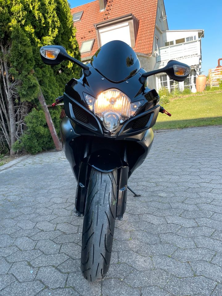 Suzuki GSX R 750 K7 in Heilsbronn