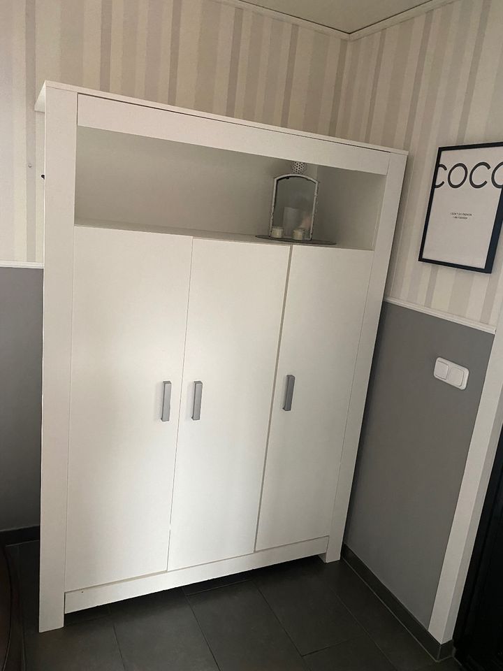 Kleiderschrank Garderobe Regal Ikea weiß 185x130x50 *wie neu* in Bochum