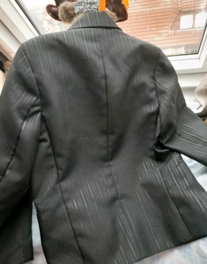 Edel aussehendes Jackett, Anzugsjacke gr 104 in Rhauderfehn
