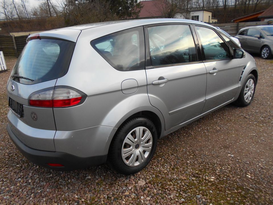 Ford S-Max 2,0i/7-Sitzer/Klimaaut./MFL/Gepflegt/Tüv neu in Stadthagen