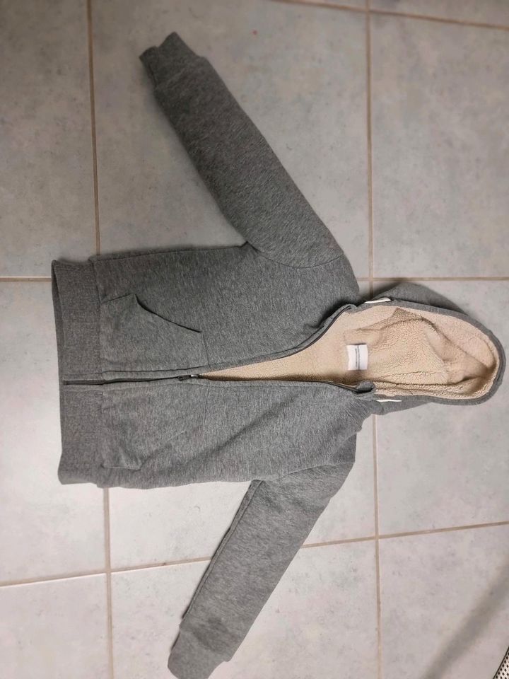 Teddy Sweatjacke, Kuscheljacke, 116, grau TOP in Nörvenich