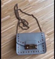 Furla Metropolis Sabbia B Julia grau Nieten Mini Leder Tasche bag Nordrhein-Westfalen - Essen-Margarethenhöhe Vorschau