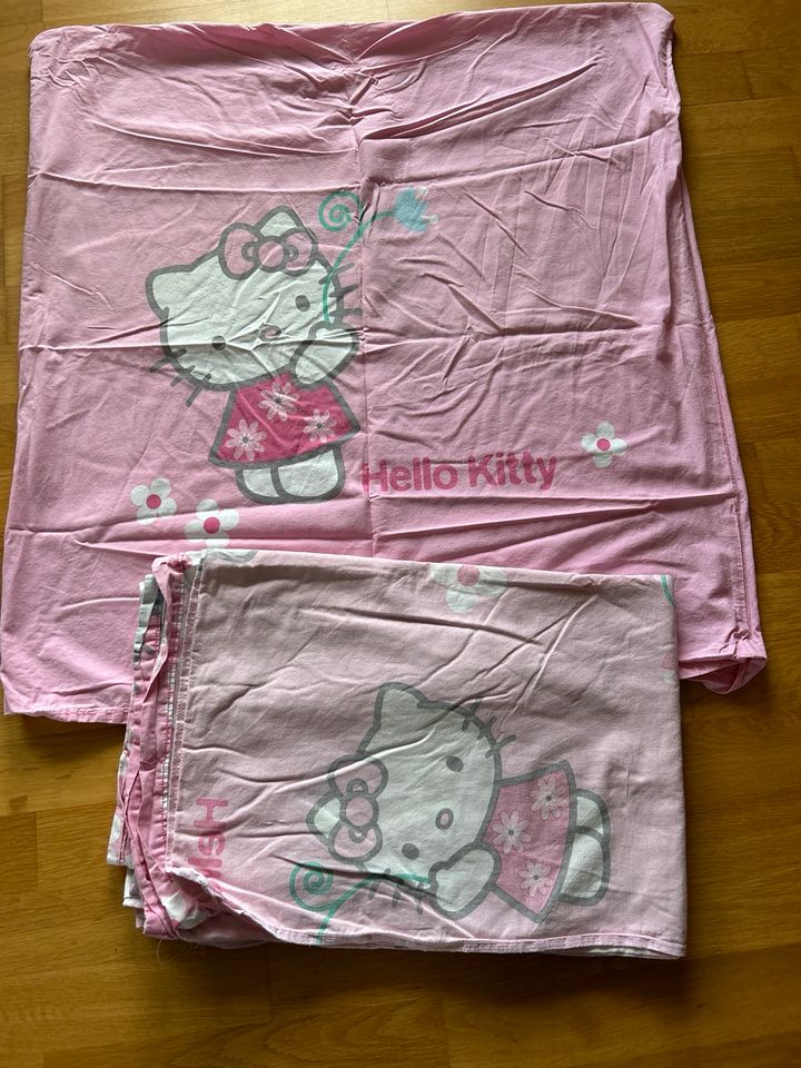 Paketpreis 4 x Bettwäsche Hello Kitty Winnie Puh Stoffe in Steinen