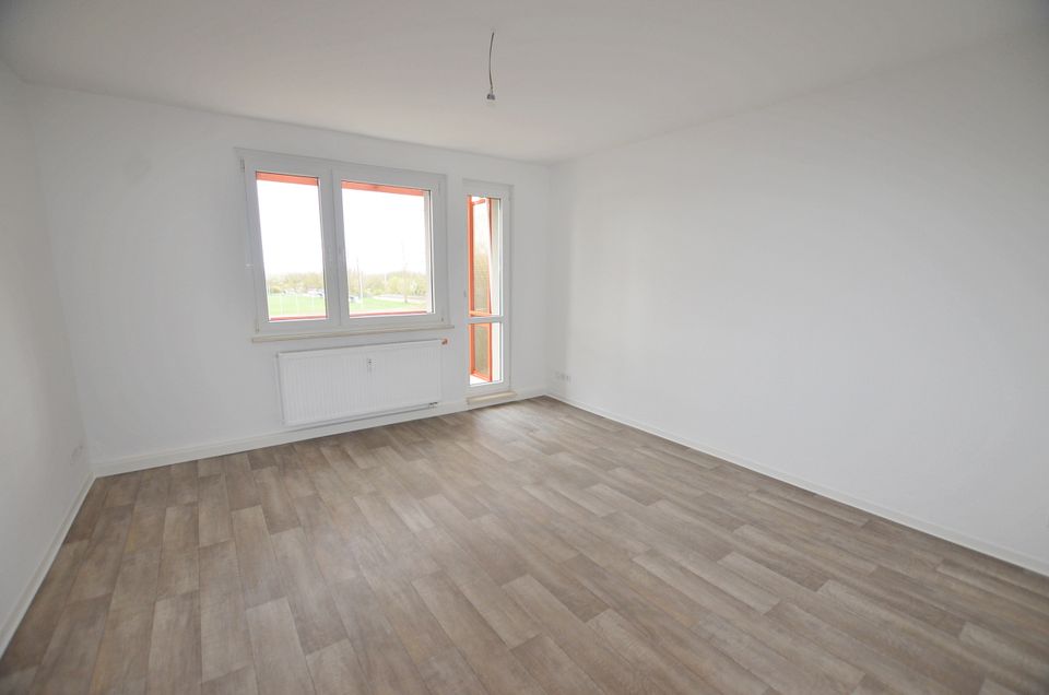 Charmante 3-Raum-Wohnung/ offene Küche/ ruhige Lage/ Stellplatz in Sangerhausen