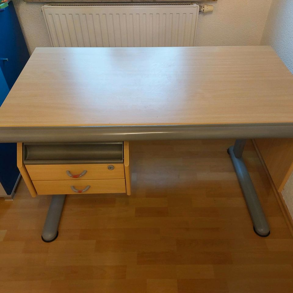Schreibtisch für Kinder in Geislingen