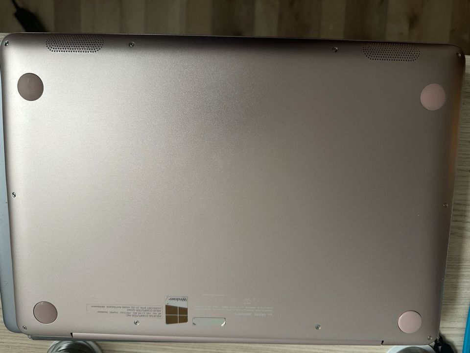 Asus Zenbook 15,6 Zoll i5  1TB und 256gb SSD in Mülheim (Ruhr)