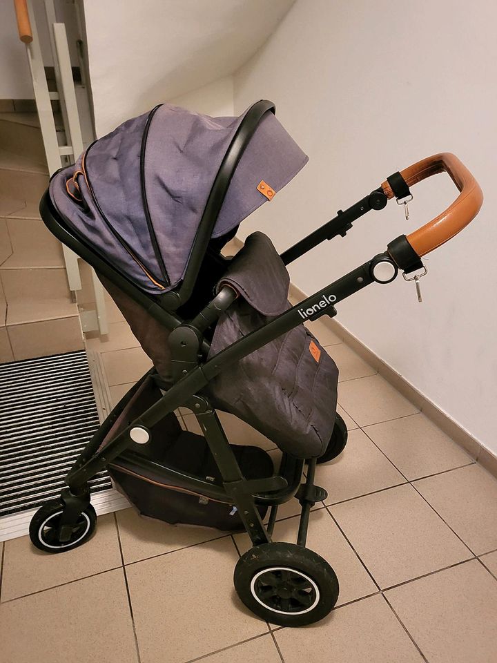 Kinderwagen 3in 1 in Lübeck