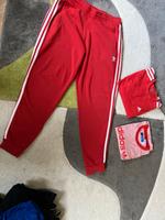 Adidas Hose Jogginghose T-Shirt rot Set Sachsen - Grimma Vorschau