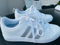 Adidas Sneaker Gr US 8  / US 6,5  weis Bayern - Neustadt a.d.Donau Vorschau