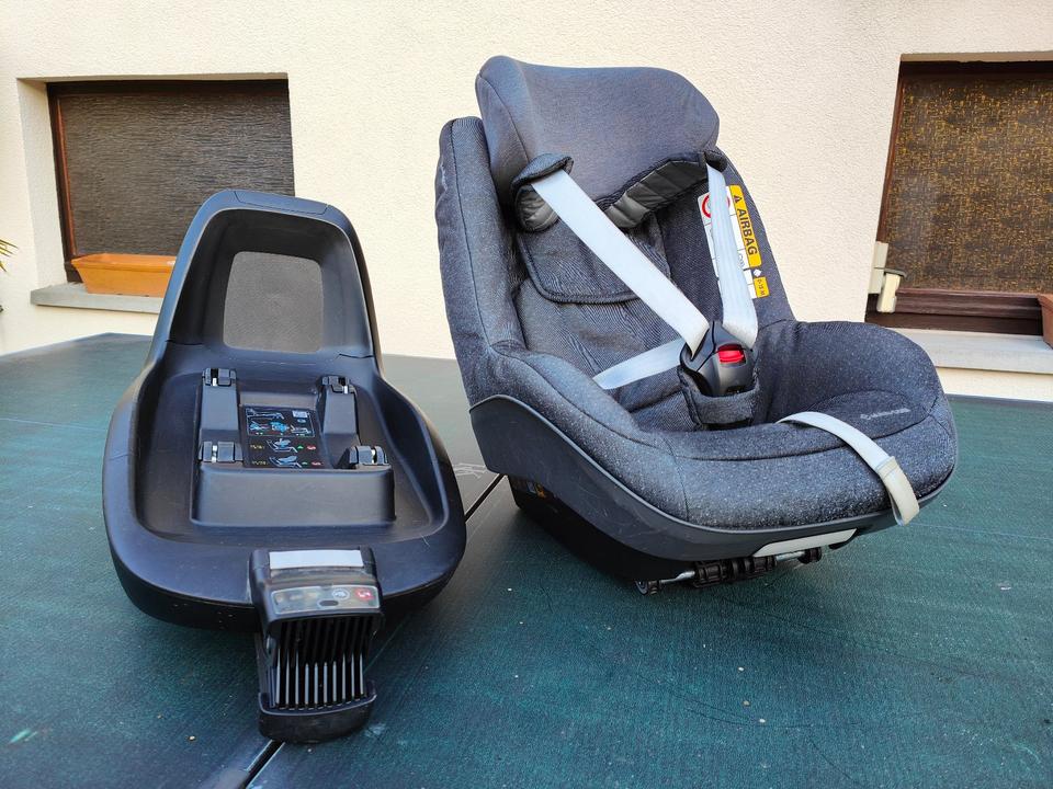 Maxi Cosi Kindersitz mit 2wayFix Isofix, 6 Monate - 4 Jahre in Dresden