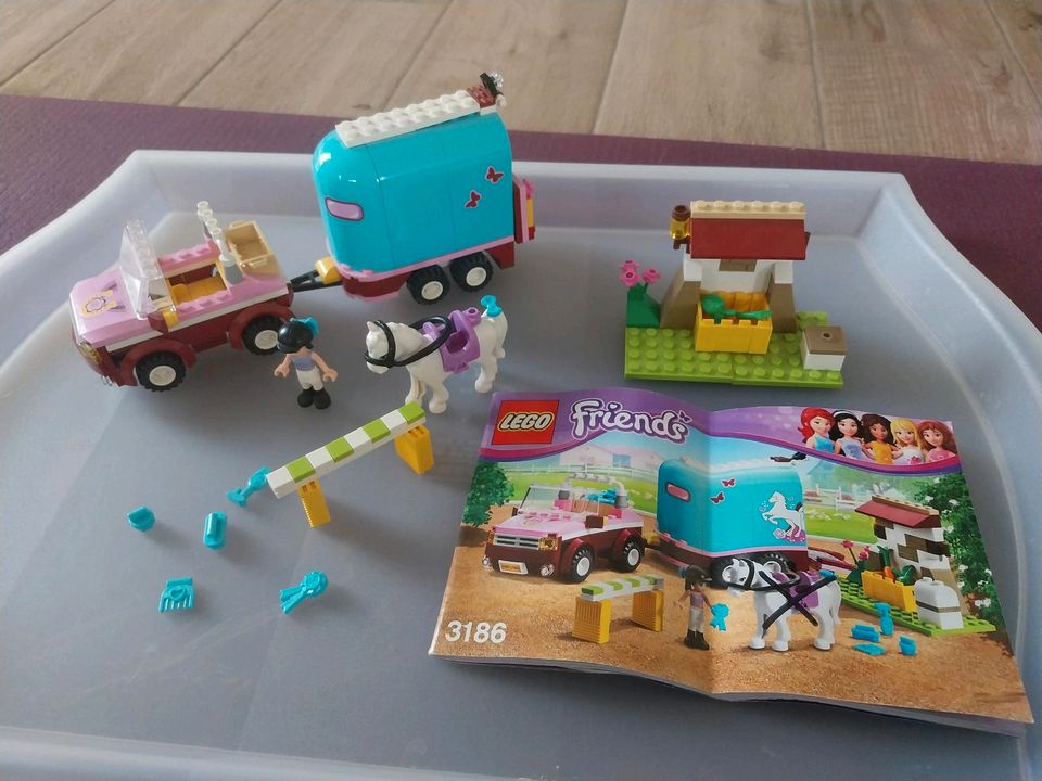 Lego Friends Pferdeanhänger 3186 in Maring-Noviand