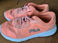 FILA Sportschuhe Hallenschuhe in Koralle Gr. 31 Nordrhein-Westfalen - Kürten Vorschau