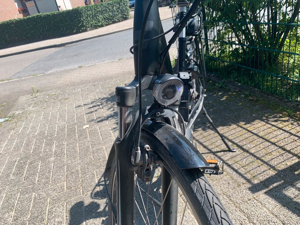 Damen E-Bike von Cube mit Bosch-Akku in Dorsten