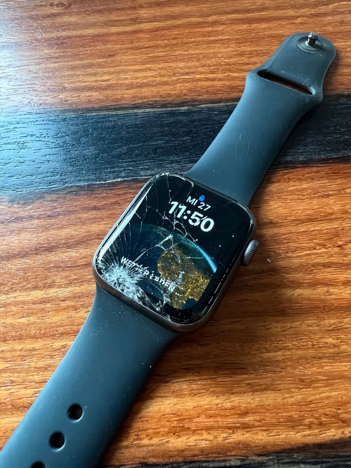 Apple Watch Series 4 (40 mm), Aluminium in Grevesmuehlen