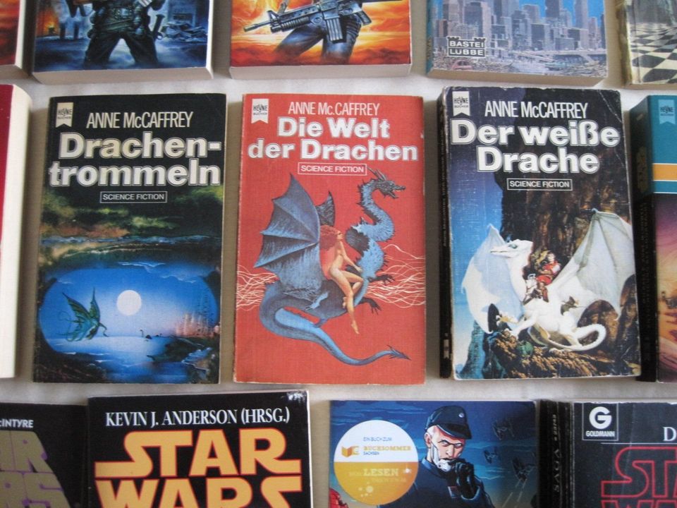 Science Fiction Romane Star Wars,Battle Tech, Pern, Dark Future in Bielefeld