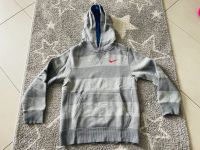 Nike Kinder Pullover mit Kapuze Größe S Niedersachsen - Delligsen Vorschau