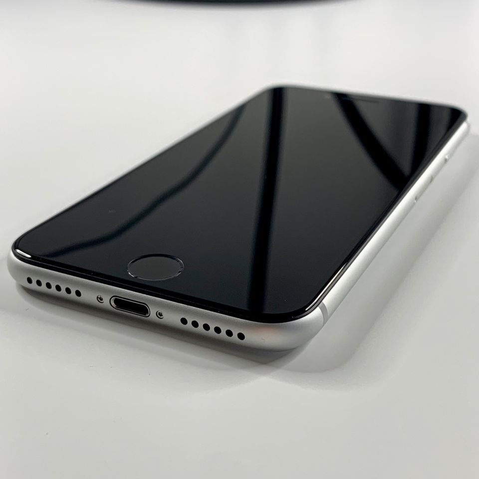 Apple iPhone SE 2020 64GB Silber weiß Top Zustand Garantie in Bamberg