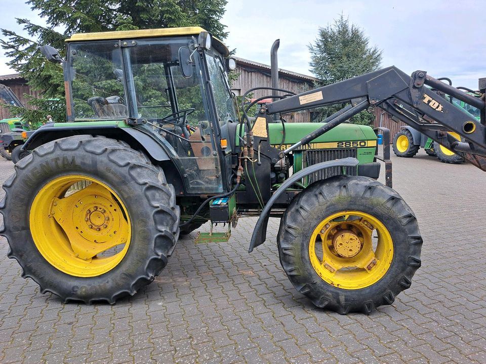 John Deere 2850 in Gillenfeld