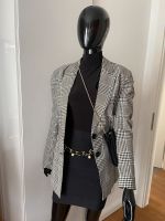 NA-KD Blazer kariert grau BCBG Bandage mini Rock Düsseldorf - Heerdt Vorschau