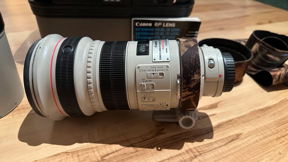 Canon EF 300mm f/2.8L IS USM in Wirges  