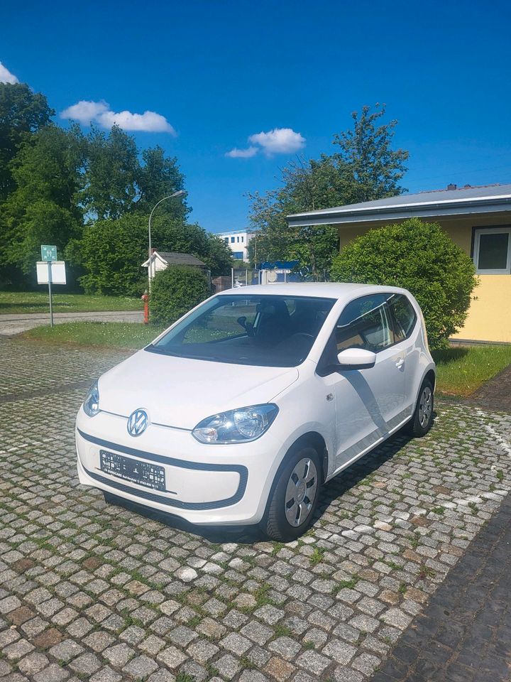 Volkswagen VW UP mit Tüv 08/2025, Euro6, Klimaanlage, Tausch mögl in Bad Hersfeld