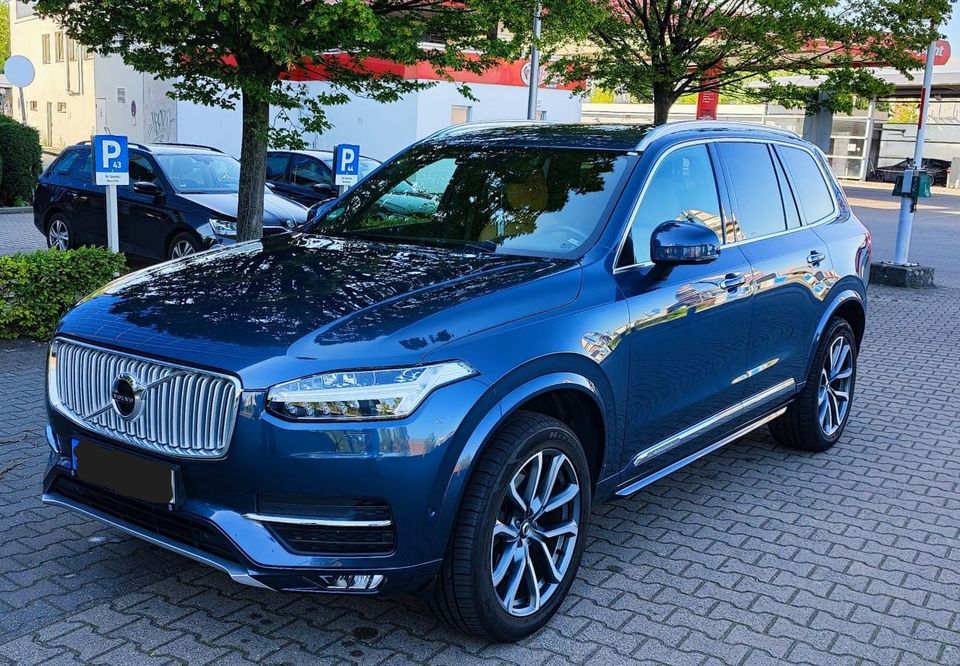 Volvo XC 90 D5 Inscription in Berlin