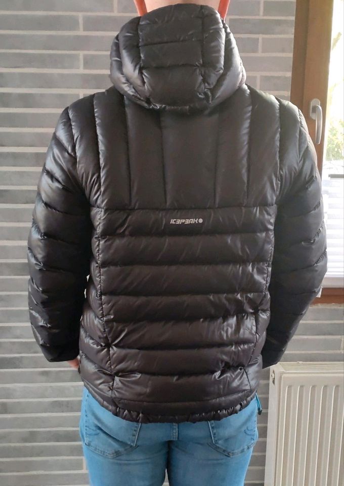 Herren Winterjacke/ Daunenjacke von Icepeak in schwarz Größe M in Uedem