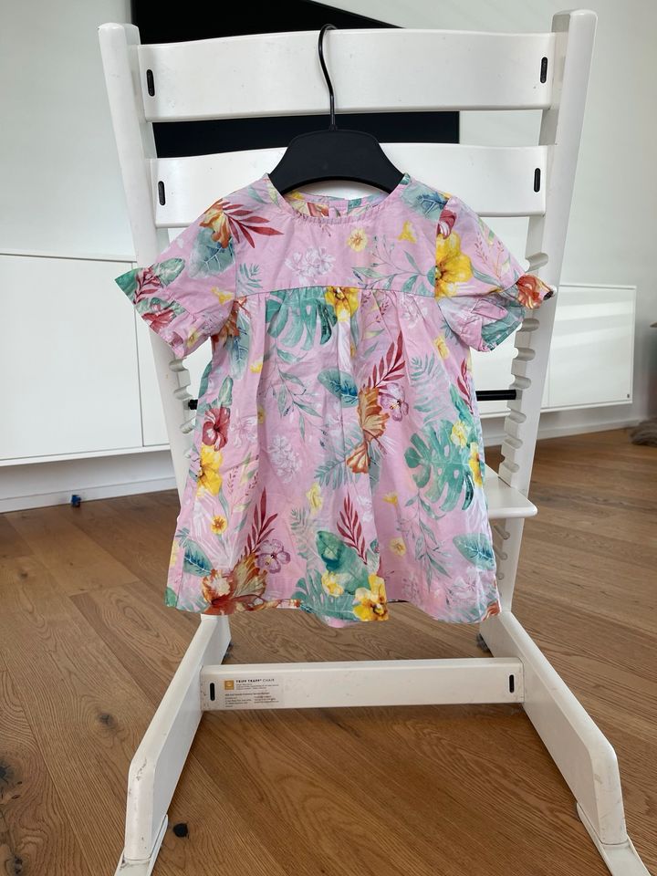 Zara Kleid 86 Sommer Mädchen rosa Blumen in Stuttgart