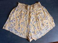 gelbe geblümte kurze Hose Gr. 34 von H&M Bayern - Simbach Vorschau