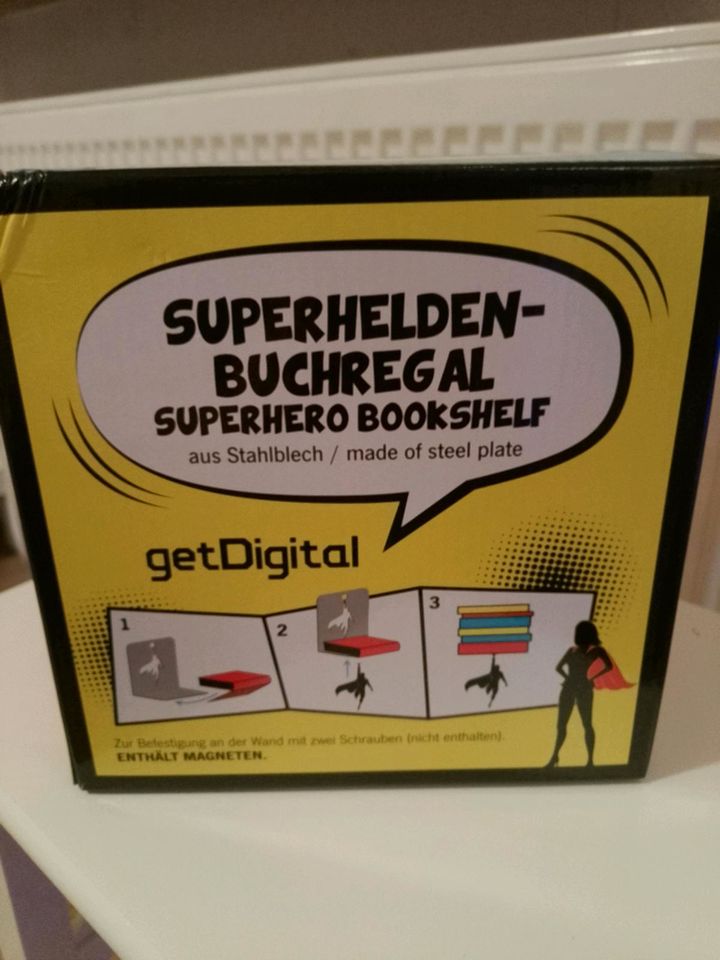 Get Digital Superhero bookshelf Regal in Horst (Holstein)