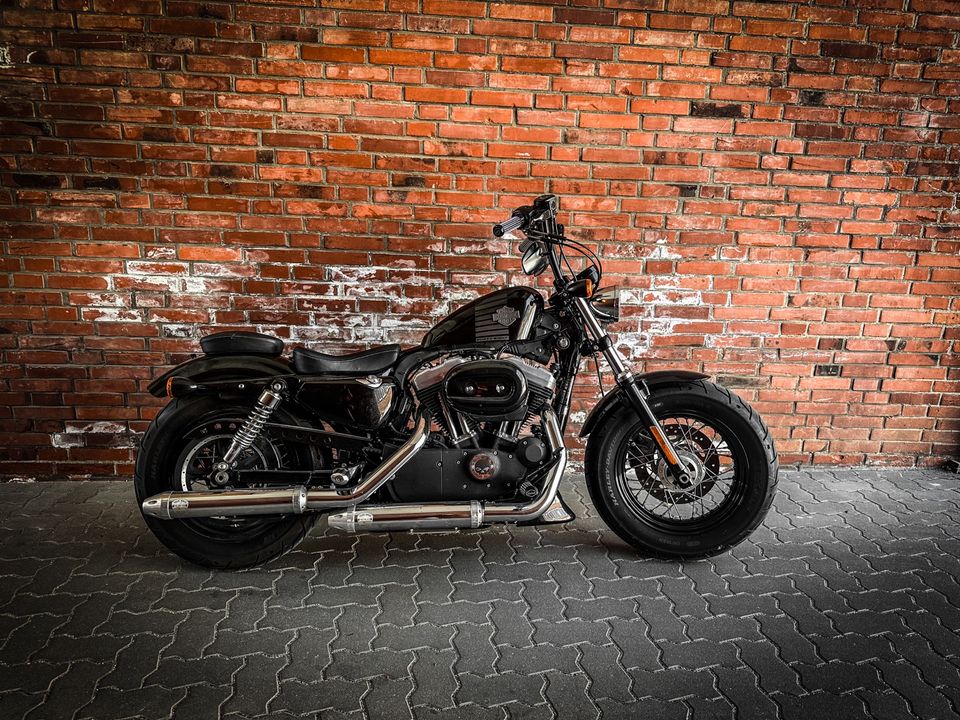 Harley Davidson Forty Eight 48 erst 5608 km Penzl vivid Black TÜV in Hamburg